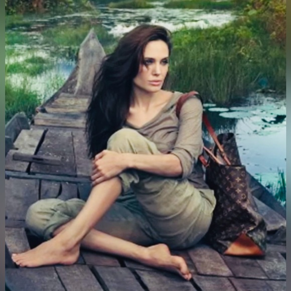 LOUIS VUITTON Mezzo Tote Monogram Shoulder Bag - Picture 3 of 13